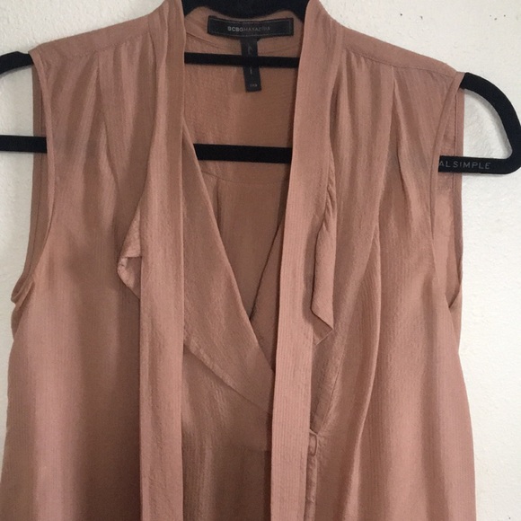 ‼️LAST CHANCE‼️ BCBG MAD AZRIA blouse - Picture 2 of 4